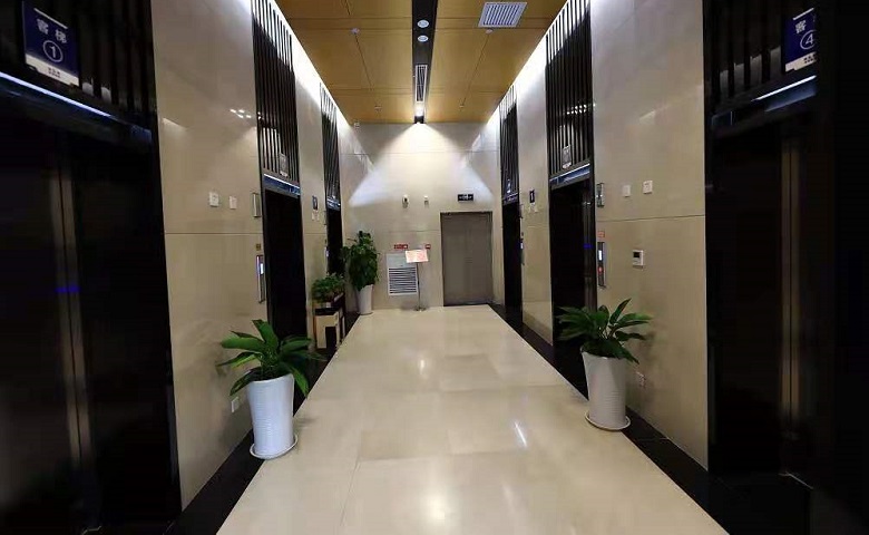 电梯间